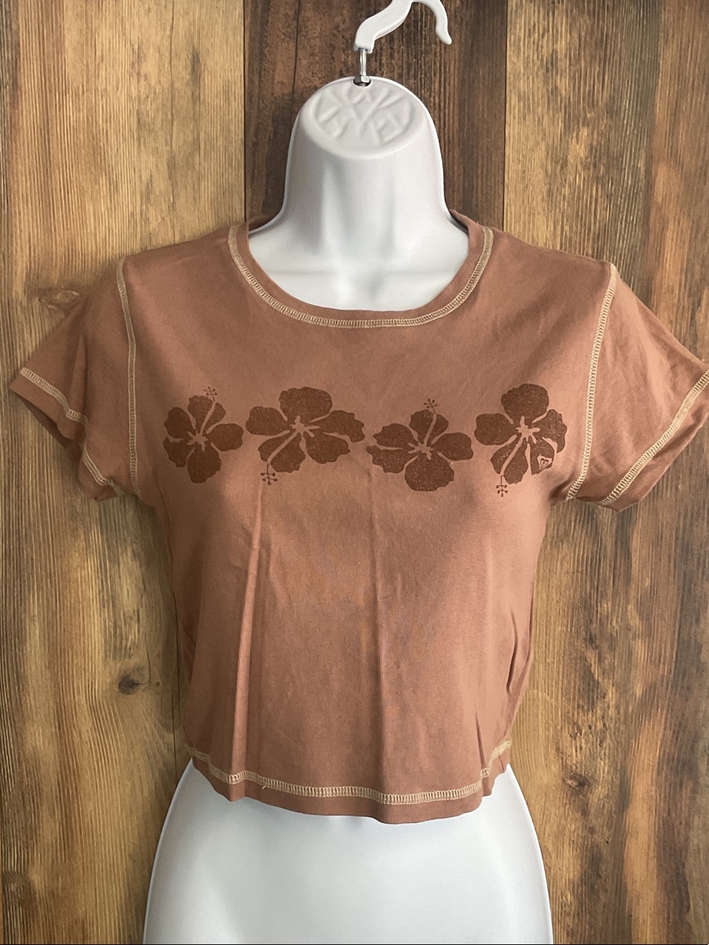 Roxy Rust Brown Floral Cropped Tee M C280